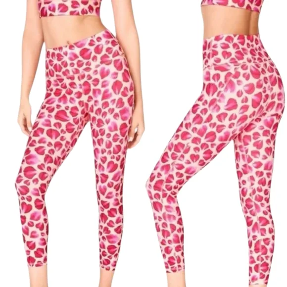 Fabletics Rose Petal Set - Picture 3 of 9